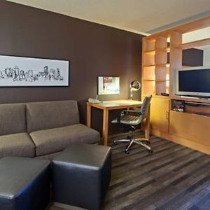 King Studio Suite